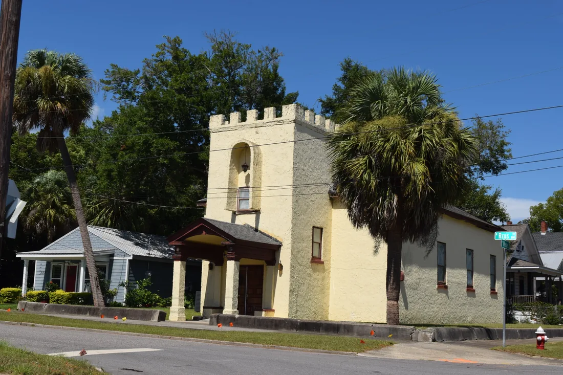 Historic building on Reus Street in Belmont-DeVilliers, Pensacola